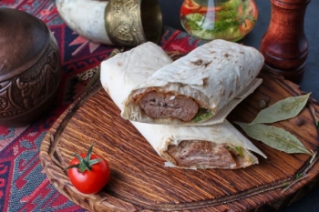Люля в лаваше свино-куриный