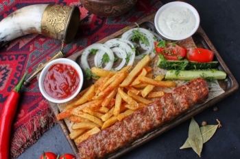 Порция с люля свино-куринный
