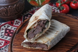 Шашлык в лаваше из баранины